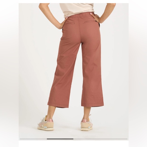 Vuori Women’s Ripstop Wideleg - Picture 2 of 5